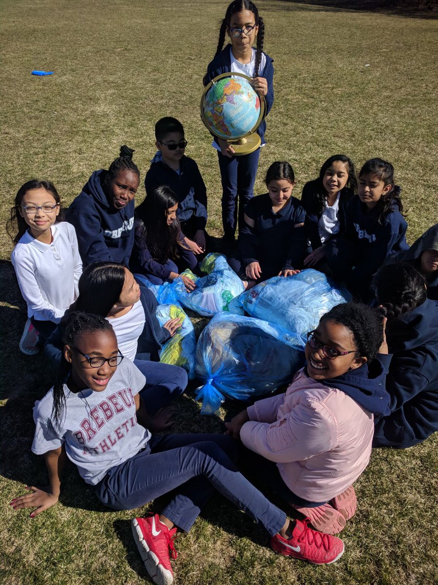 SgroiAudrey's tweet photo. Goodbye Plastic.Hello Earth! St.Jean de Brebeuf’s Super Heroes fight plastic. #PlasticBagGrab @TCDSB https://t.co/tyJd76H0hh