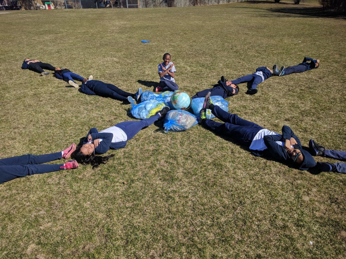 SgroiAudrey's tweet photo. Goodbye Plastic.Hello Earth! St.Jean de Brebeuf’s Super Heroes fight plastic. #PlasticBagGrab @TCDSB https://t.co/tyJd76H0hh