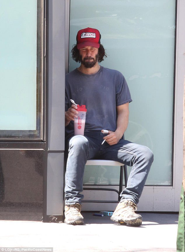 Rachel The Row Ss21 Look 16 Tashjian On Twitter He S Back Keanu Reeves In Brooklyn Yesterday Smoking American Spirits Drinking A Protein Shake Wearing A Spotted Pig T Shirt Feet In Hiking Boots