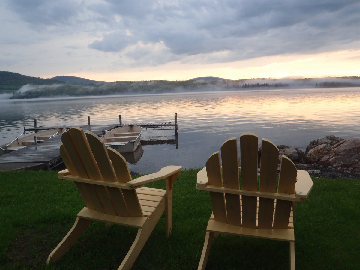 ExperienceVT's tweet photo. Mountain Lake Cottages, directly on the shores of Lake Willoughby, is now accepting reservations for spring/summer/fall 2018.  Prime weeks available starting now through mid-October. Kayaks, woodstoves. https://t.co/fVSNLpH1Ml https://t.co/LybdvEizrT