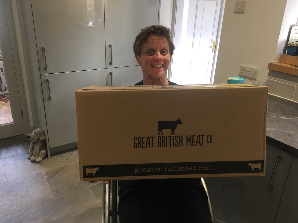 emwiggsy's tweet image. Barely got the energy to lift this MASSIVE meat yummy delivery @gbmeatco can’t wait for some quality protein to refuel after a big training week! #TopMeat #TopButcher #HUGEthanks 😀🥩