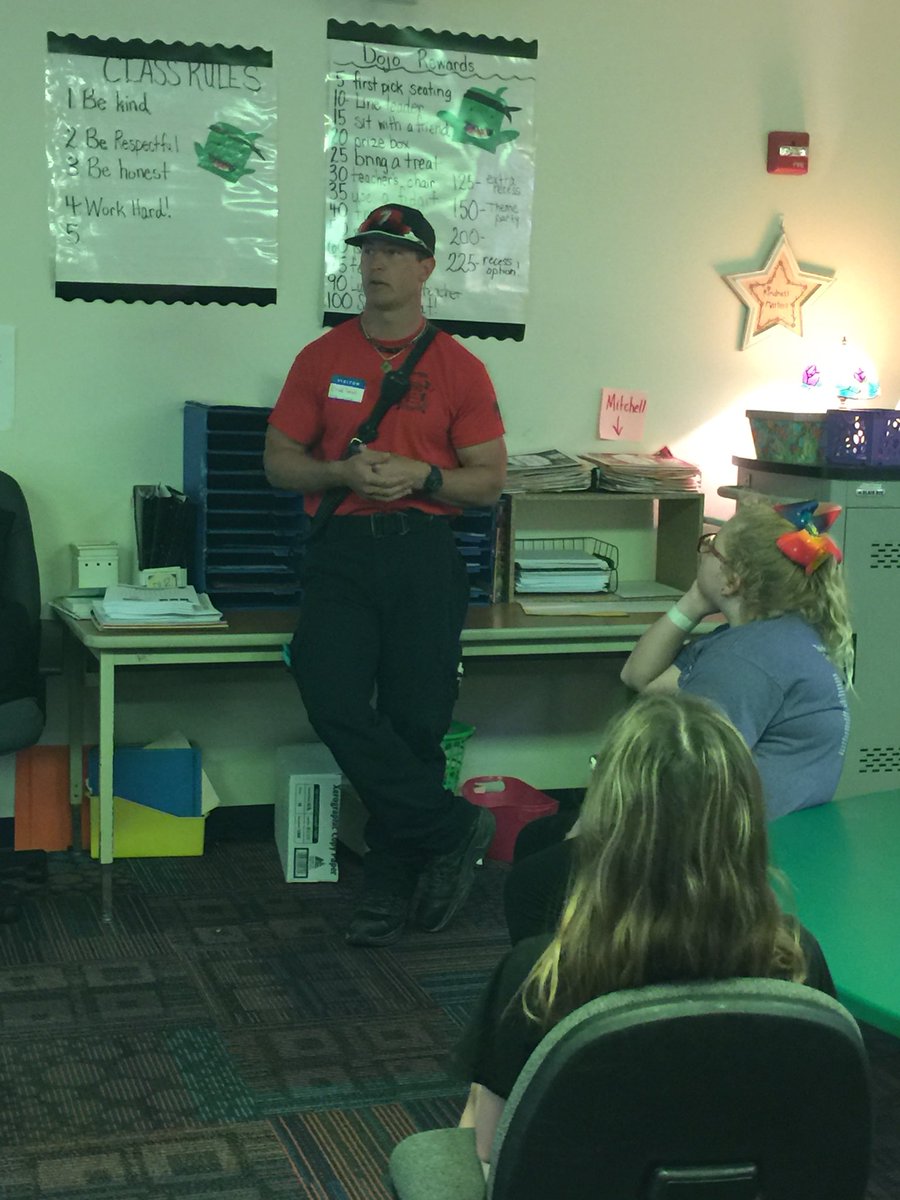 the_MrsBell's tweet photo. Cpt. Chad Small for Chanute Fire Department sharing the in’s and out’s of the job and the continued training you must have on a consistent basis. #chanutestars had a lot of questions about how the fire Dpt responds during natural disasters. https://t.co/ALhV7Jj5pn