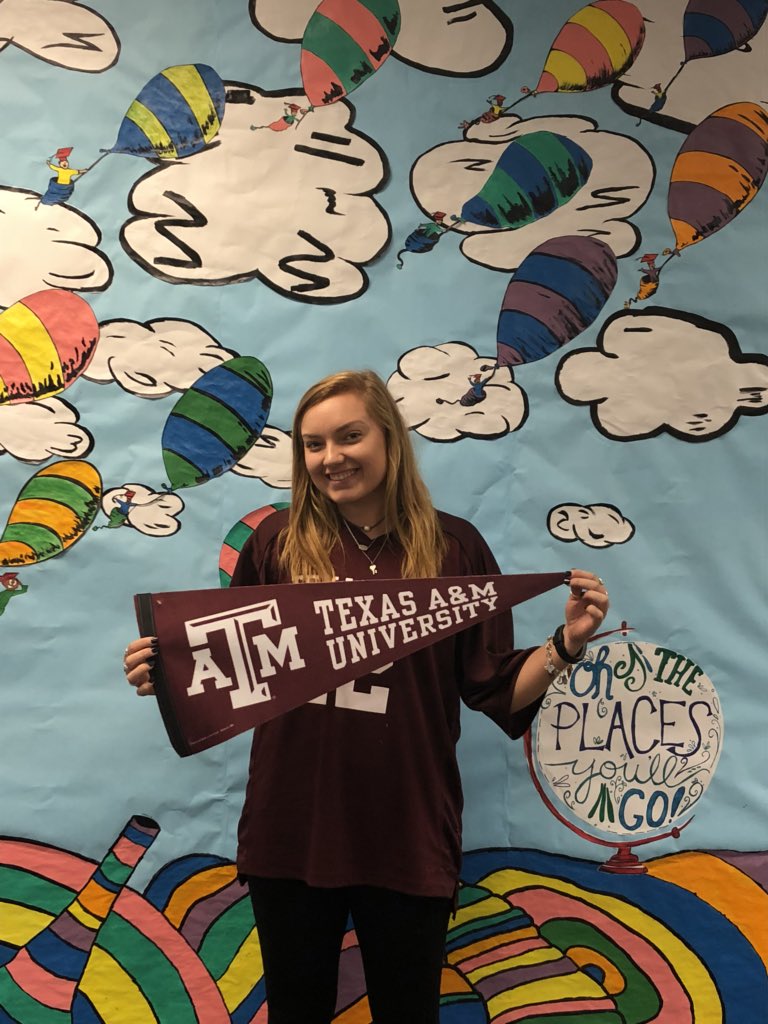 GenTXVictoria's tweet photo. #GenTxVictoria #CollegeIsWhatsNext #VWHS https://t.co/Uvi51feW1Z