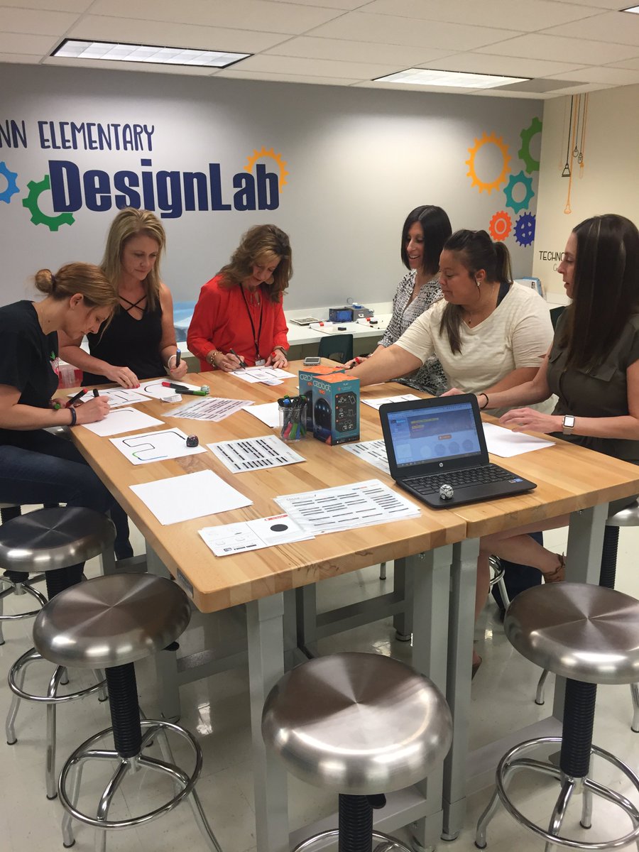 OstmannLMC's tweet photo. Teachers and admin. can have fun too 😄😝!  Taking some time out to learn about @Ozobot Evos and the benefits of using them in the classroom to incorporate coding into core curriculum #OzoSquad #Tryazon https://t.co/Kx1rx26rHn