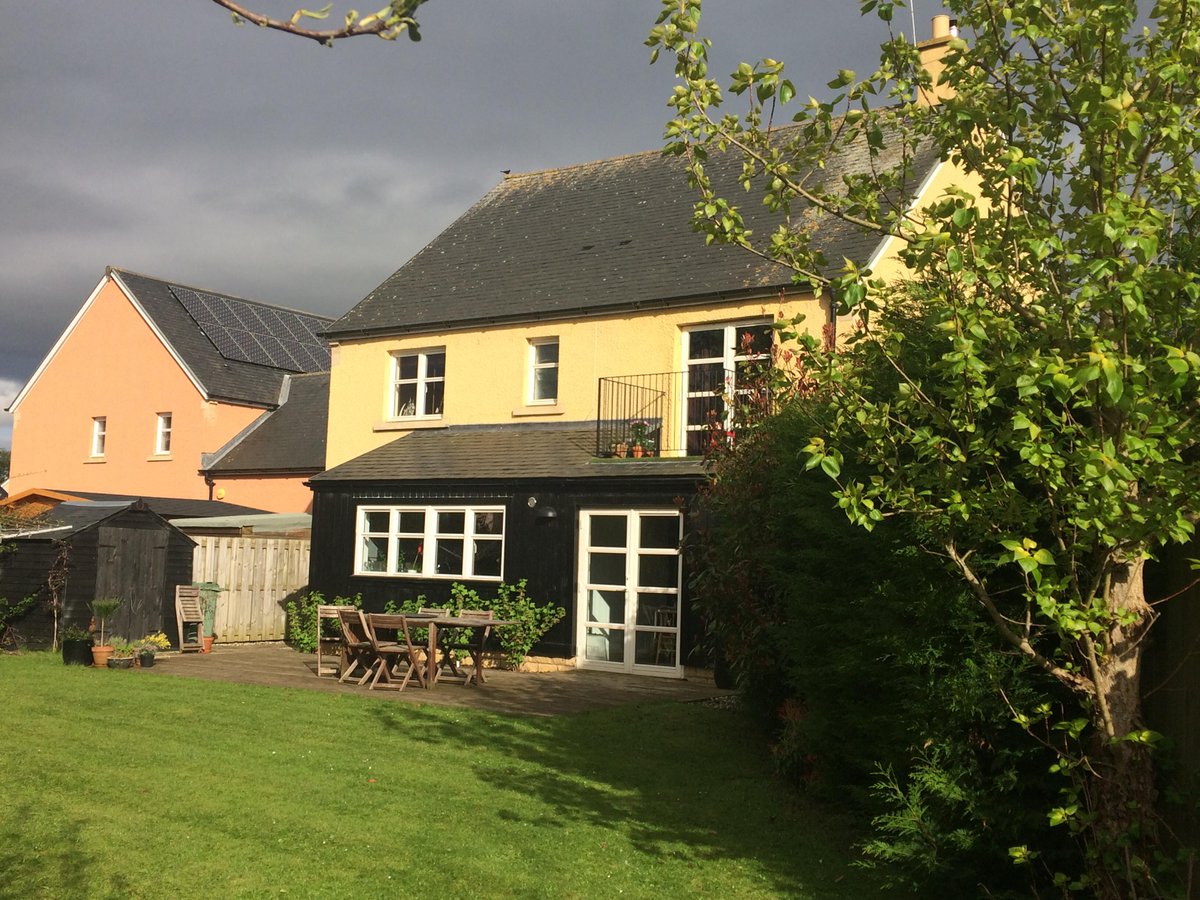 Delightful 4-bed house for sale in Haddington, East Lothian
bit.ly/2wcy7hL
#Haddington4-bedHomeForSale in quiet area near #SportsFacilitiesNatureWalksandSchools. #ExpandedImprovedProperty inc #LargeKitchen, 
#Fireplace and a #balcony with #RiverViews and #LargeGarden