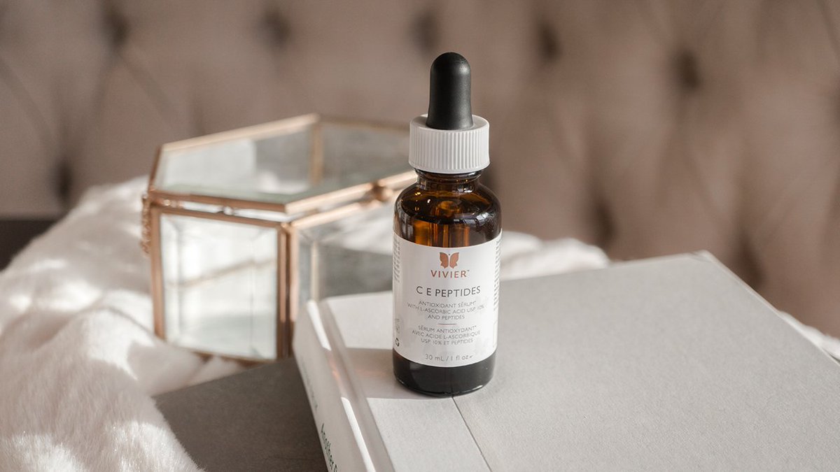 The all-star of serums. Our C E PEPTIDES contain a combination of pharmaceutical grade vitamin C, vitamin E, peptides and grapefruit extract to visibly heal damaged skin and reduce the signs of aging.