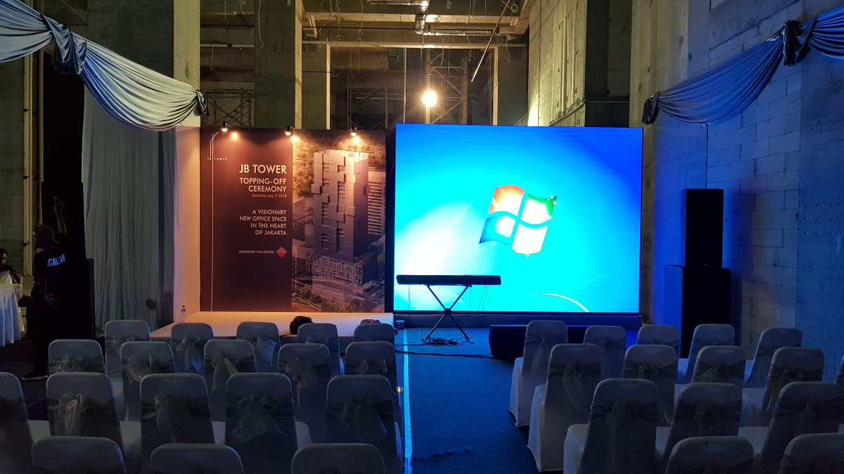 #intip2 #preparation #JBtower #ToppingOff Ceremony — With <a href="/ngi_INFINITE/">INFINITE live</a>