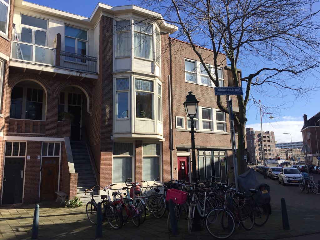 jhsaris's tweet photo. In het kader van #4mei en #5mei een stap terug in de tijd, terug naar mijn roots. Mijn opa tijdens #WOII in zijn schoenmakerij in de Dibbetsstraat te #DenHaag. Op de achtergrond zijn de ramen afgeplakt met plakband tegen rondvliegende scherven #toenennu 🇳🇱 ... https://t.co/dAW997yNze