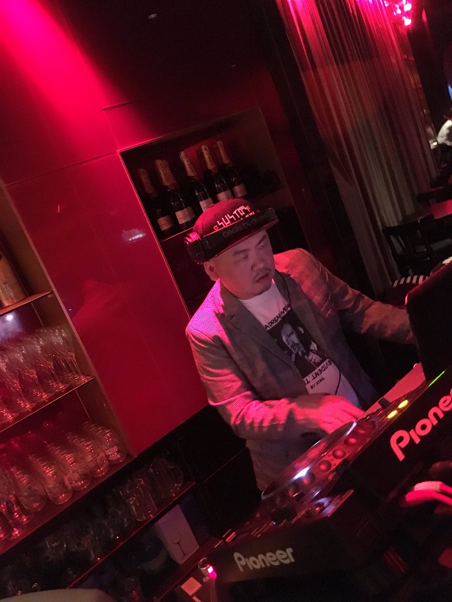 BackTo_90s's tweet image. BACK TO THE 90's HIP HOP🎧
 
DJ ＦUＫUの登場💥  #bt90 #zakuro 
#djfuku #djsooma