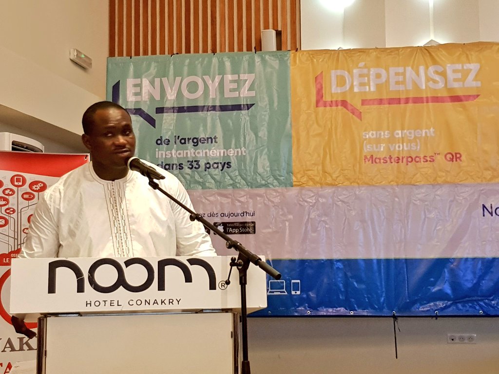 NaiteMoustapha's tweet photo. Je prends part au lancement des activités de la deuxième édition du @ckrydigitalday aux côtés de M. l' @AmbaFrGuinee et de Madame @Camara_Zeina, Cheffe de Cabinet du @Mesrs_Gn. Je salue cette initiative de @el_guinea. #kibaro https://t.co/S68jbwCoQF