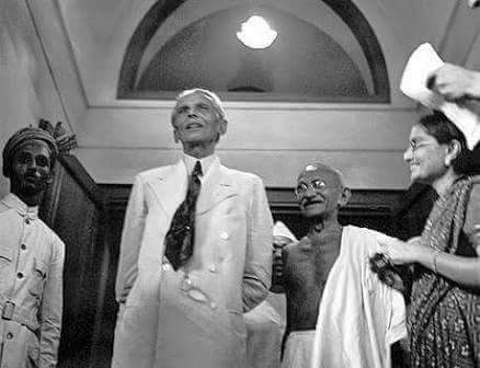 babargour7's tweet photo. आखिर "नाथुराम गोडसे" ने 'गांधी' को ही क्यों मारा?
जबकि 'जिन्ना' भी तो विकल्प था उसके पास!!
😕😕😕
#KXIPvMI
#ArmyNotForVotes
@ela_mishra @SheeIaS @SocialistSaumya @alamgirizvi @Ali_Author2 @KPadmaRani1 https://t.co/h0Eh7y9gYl