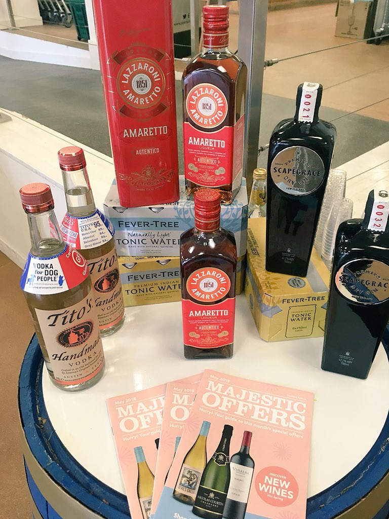 HSLEmilyC's tweet photo. Cheeky tasting @majesticgla tonight! @scapegrace @TitosVodka &amp; Lazzaroni Amaretto 👌 @HSLSuraj https://t.co/p9fuVsExGx
