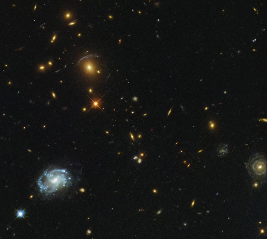 Telescopio Espacial Hubble visualiza cúmulos masivos de galaxias
