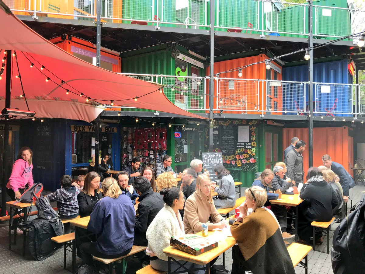 theartworksuk's tweet photo. #theartworksuk No better place to chill after work when the #sun #streetfood #craftbeer &amp; people are as good as this! #HappyFriday #bankholidayvibes #elephantandcastle #southwark #walworth #southlondonmassive https://t.co/i9aFEquHzv