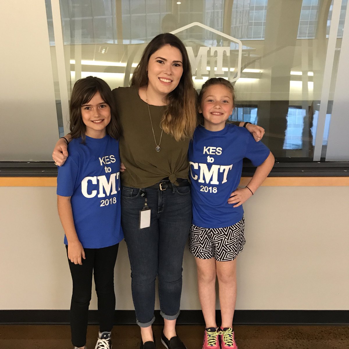 KittrellSchool's tweet photo. A huge thanks to Ellen Crowley at CMT for spending your day educating us on all things CMT related, our tour, pizza, and sharing interview tips with Emma and Grace!! #kesgreatshake @rucoschools @CMTempoweringed @mrronclark_ @CMTonecountry @CMT https://t.co/7t9ExJ5j5R