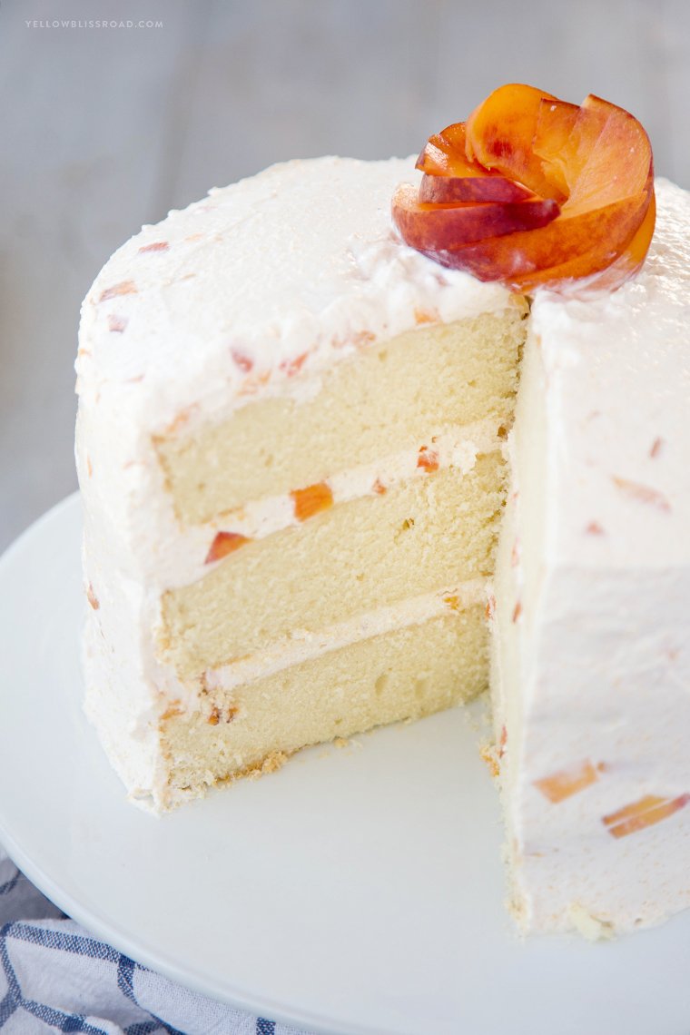 cococookie01's tweet photo. Friday yumminess......Peach and Vanilla Cake 👀👀👀👀👀👅👅👅👅👅 #cakes #puddings #desserts https://t.co/8ZLIKiUspd