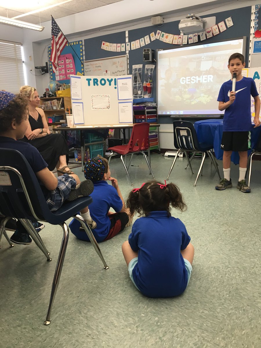 Rimonim_SSDS's tweet photo. #Multiage doesn’t just mean Second and Third grade in Rimonim. It means experiencing and learning from all grades! Thank you @Gesher_SSDS for letting #Rimonim join you for your amazing #PoetrySlam and #InventionConvention https://t.co/9yY5QHmTJZ