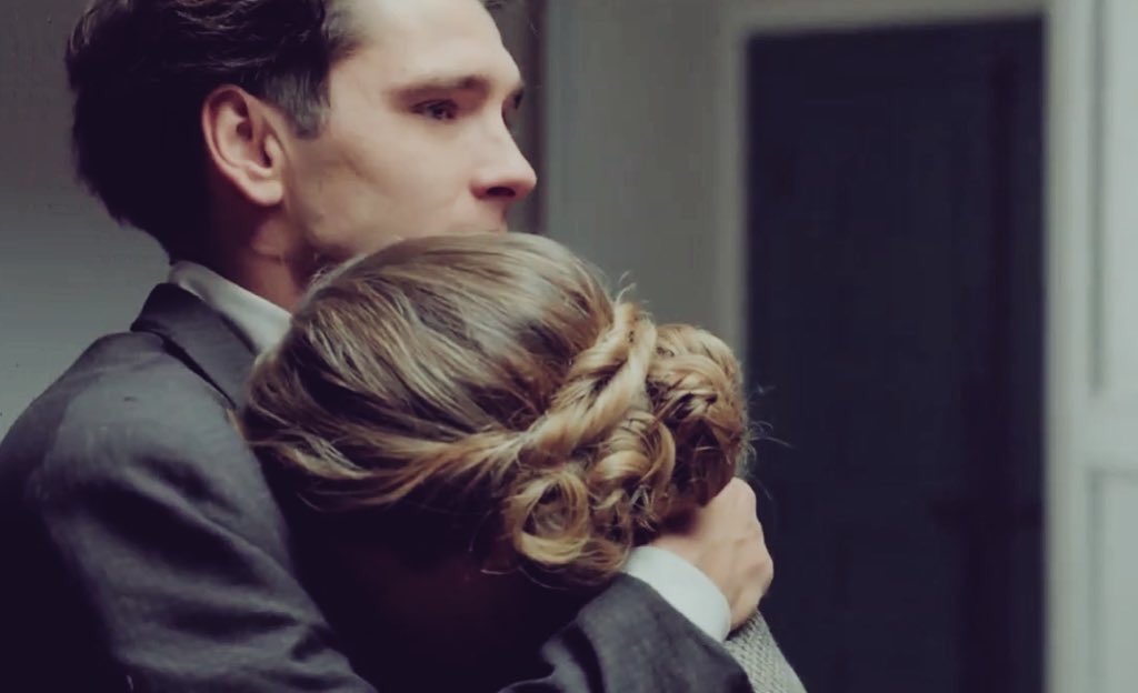 واذا بيوم زعلتك، تعال أزعل بحضني لا تزعل بعيد.