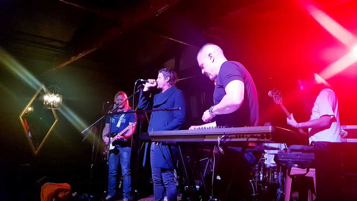 dirty_pink_city's tweet photo. TONIGHT #CapeTown it's @SNGband at District with new music! Come check out the #BeautifulEvolution https://t.co/cmCrM2Jf8X
