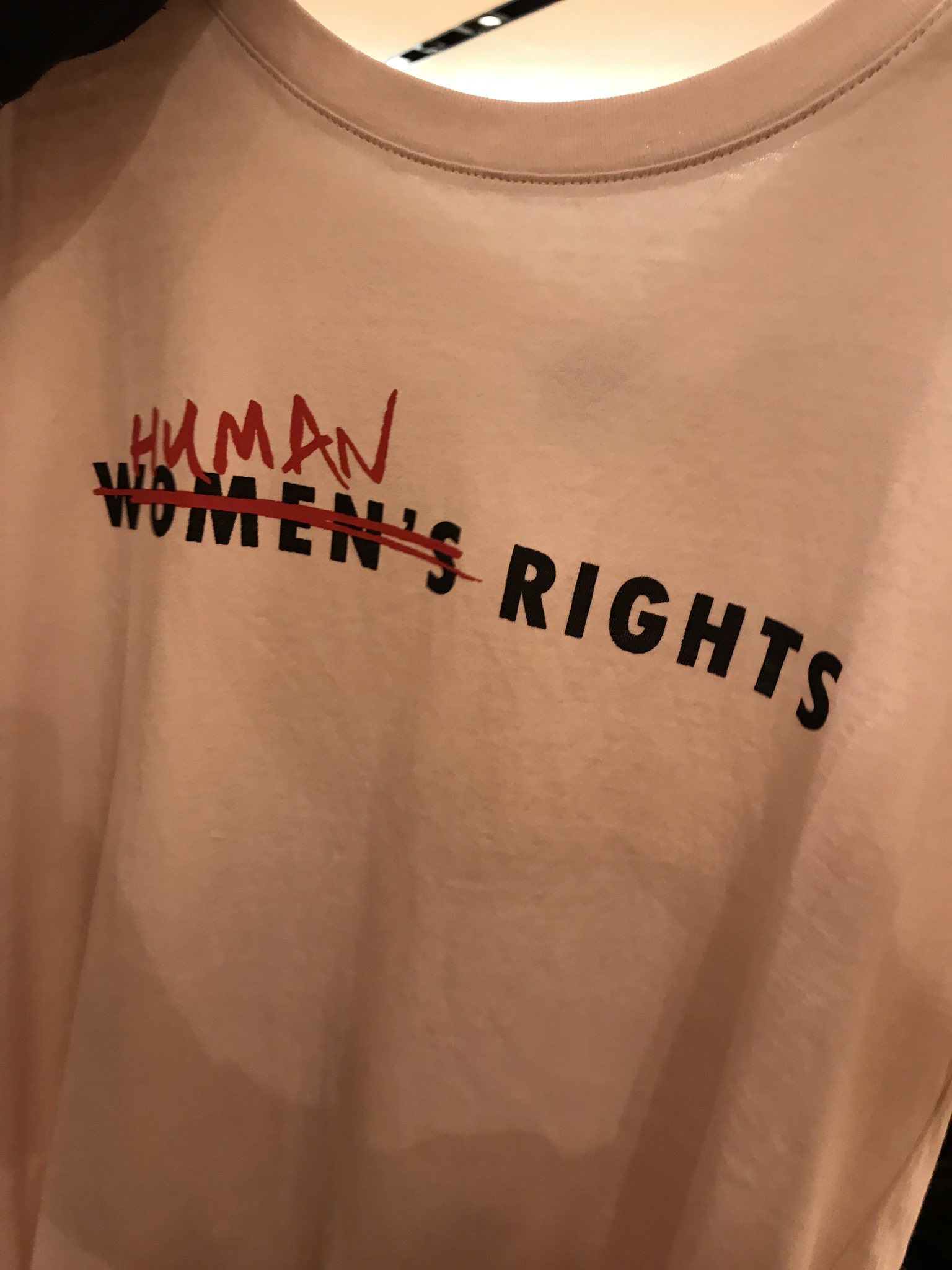 moco Imbécil Margarita Darío al Twitter: "Ni machismo ni feminismo, la camiseta.  https://t.co/a79pDu2vEB" / Twitter