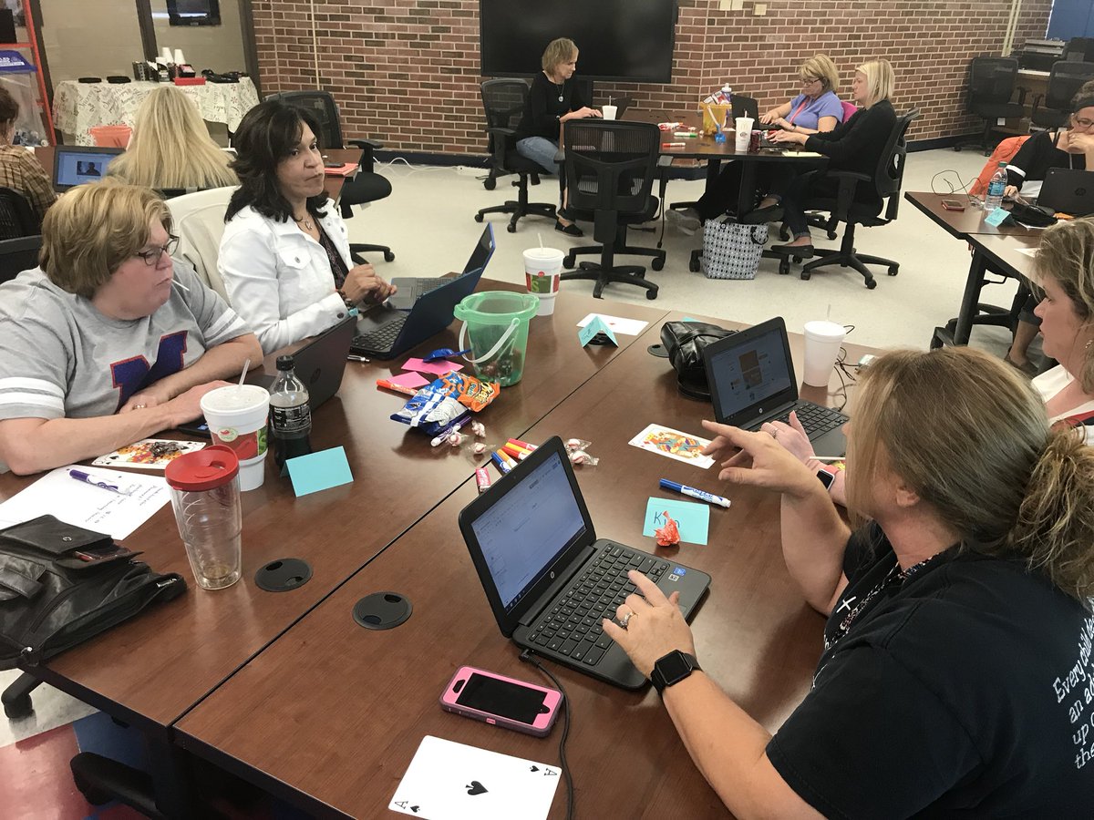 LadogaPrincipal's tweet photo. Jigsaw Sandbox time! #exploringnewtech #morepowerfultogether @MSDMartinsville @drmichelemoore @TerryTerhune https://t.co/4xPGypovUE