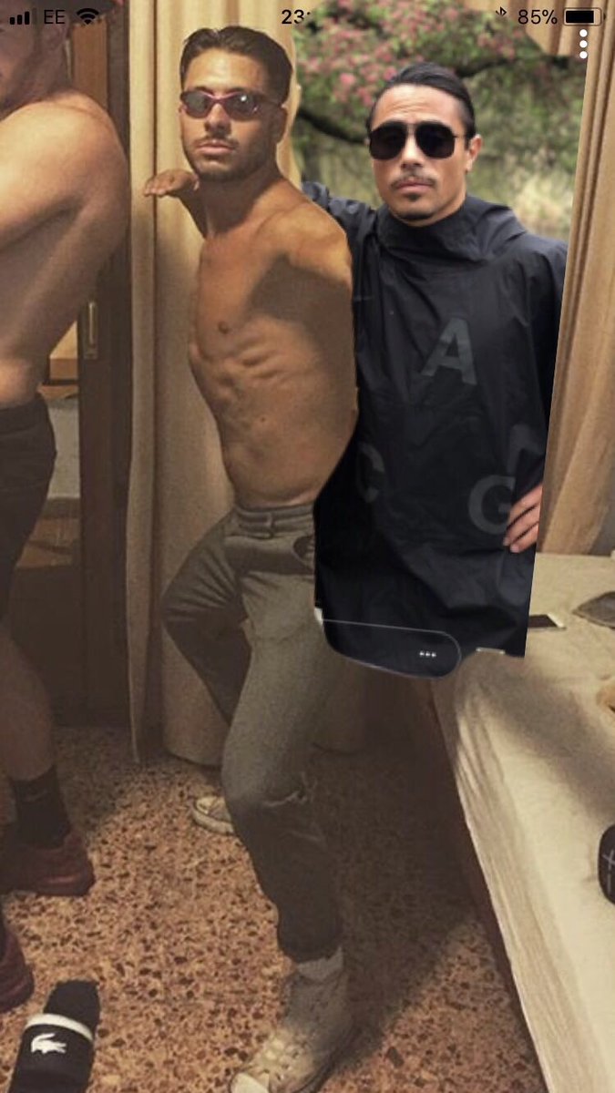 #SniffBae #SaltBae @Simonpark9 😂