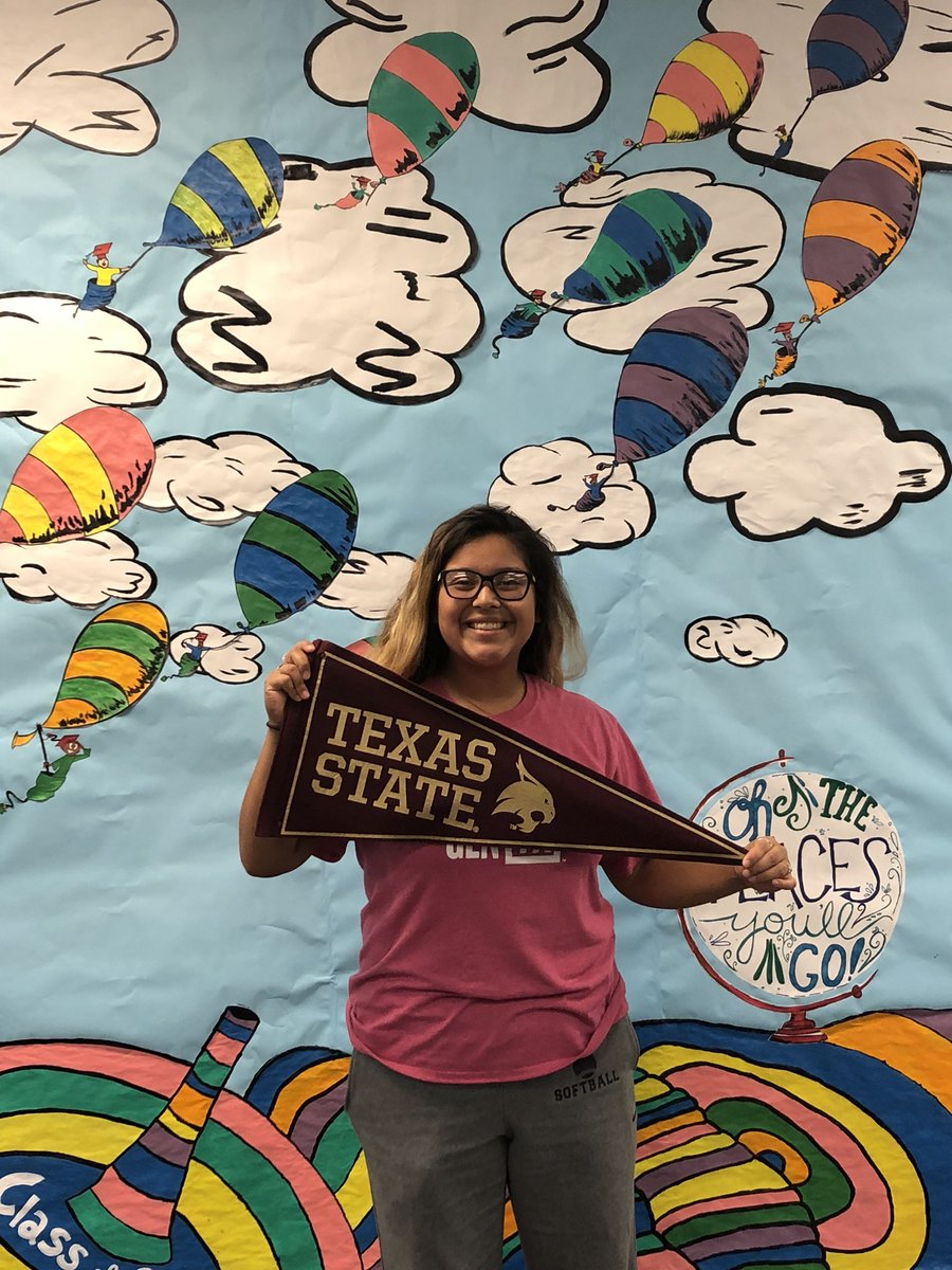 GenTXVictoria's tweet photo. #GenTxVictoria #CollegeIsWhatsNext #VWHS https://t.co/eEQ0lsH4SG