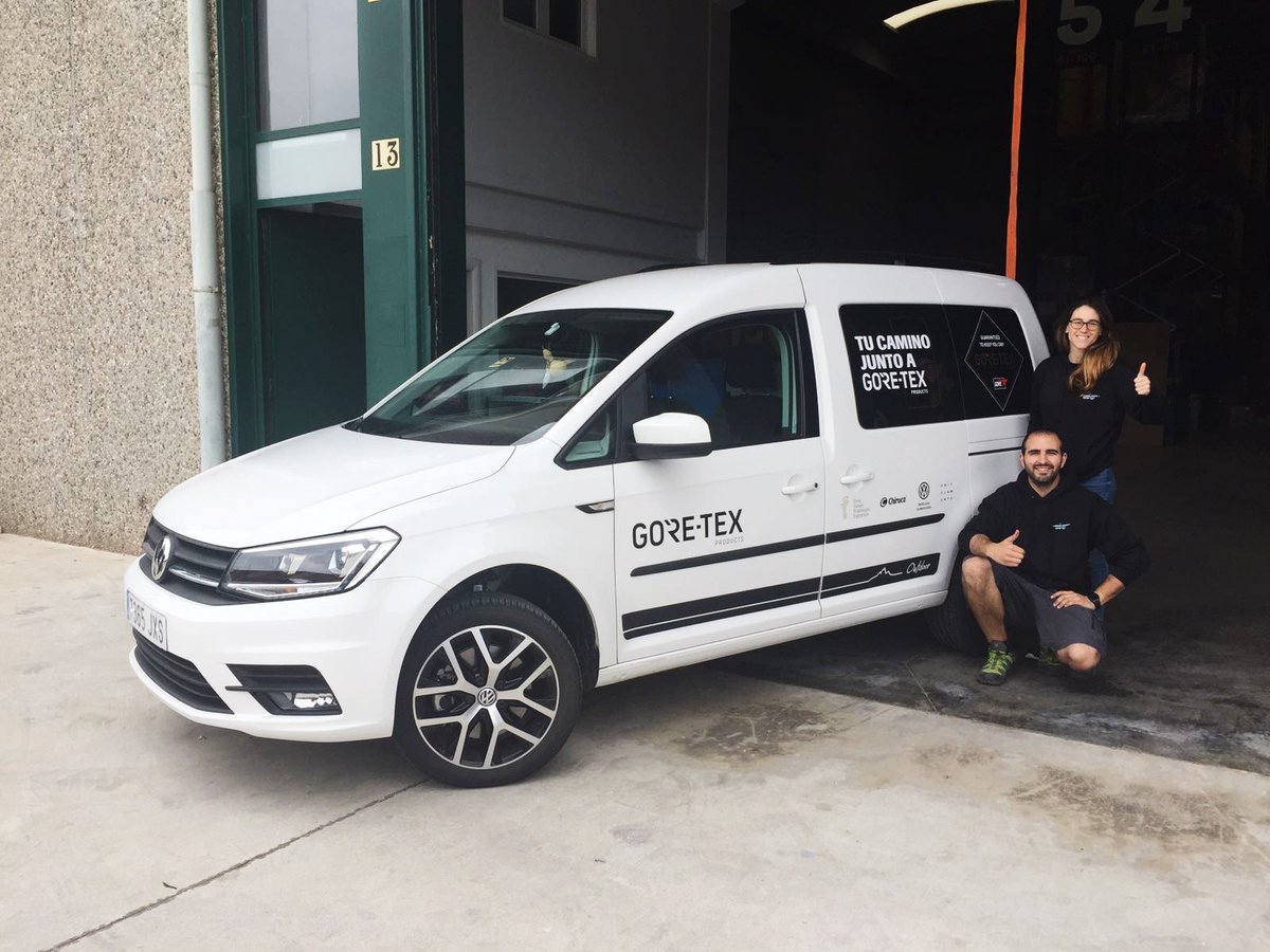 mireia_blanch's tweet photo. Un año más el equipo de @EnricViolan nos vamos con @GORETEXeu, @unitelements i @Chiruca al Camino de Santiago para dar asistencia podológica a los peregrinos del Camino Francés. Primera parada: Santo Domingo de la Calzada! #tucaminojuntoagoretex
https://t.co/d1Pk9jWmGS https://t.co/gTaiEbqMjY