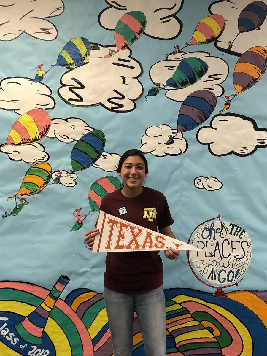 GenTXVictoria's tweet photo. #GenTxVictoria #CollegeIsWhatsNext #VWHS https://t.co/Ui8PYowv1f