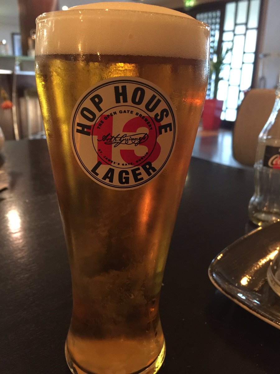stuartduncan73's tweet photo. Rugby tour to Belfast has started. #rugbyfamily #sunshine #BankHoliday https://t.co/LcWloO5eQt