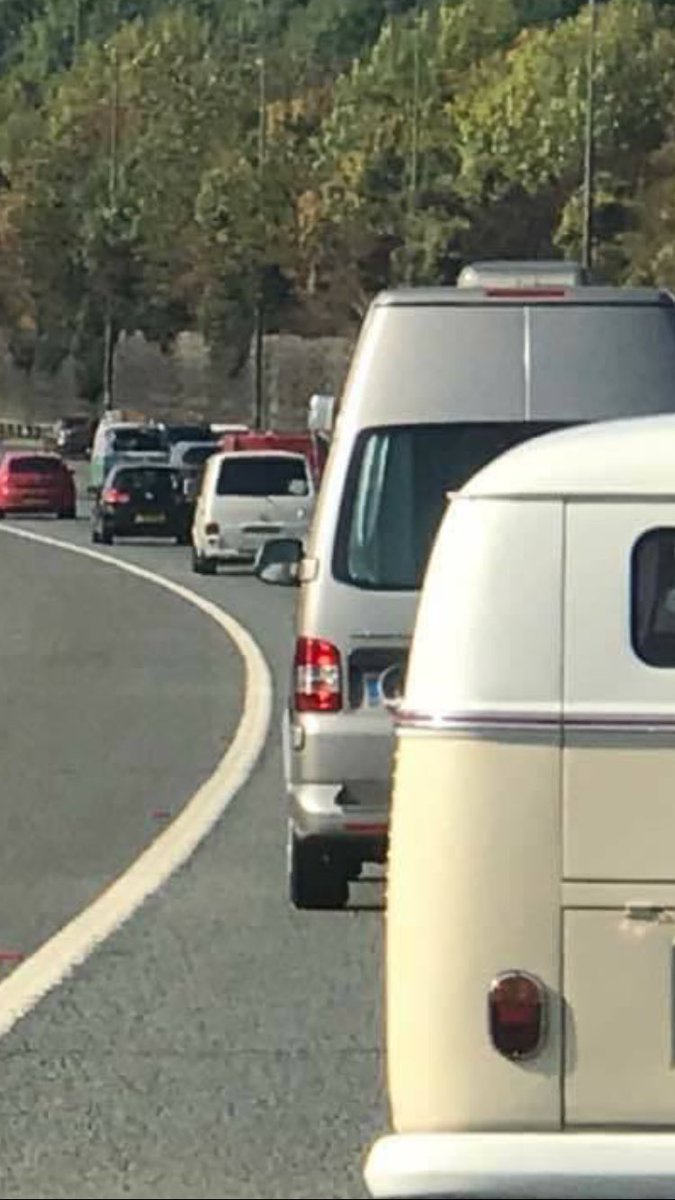 essexbugs's tweet photo. Join us for the biggest VW convoy in the Uk.
https://t.co/blx7VZ4pyB #rtr3 #runthering #1000ringers #johnsring #M25 @VWM25Runthering @BRAINWAVECENTRE @ollyofficial @KatiePrice @essexlive @sky_badger #Vwcruise #veedubs https://t.co/CtAGOL11r1
