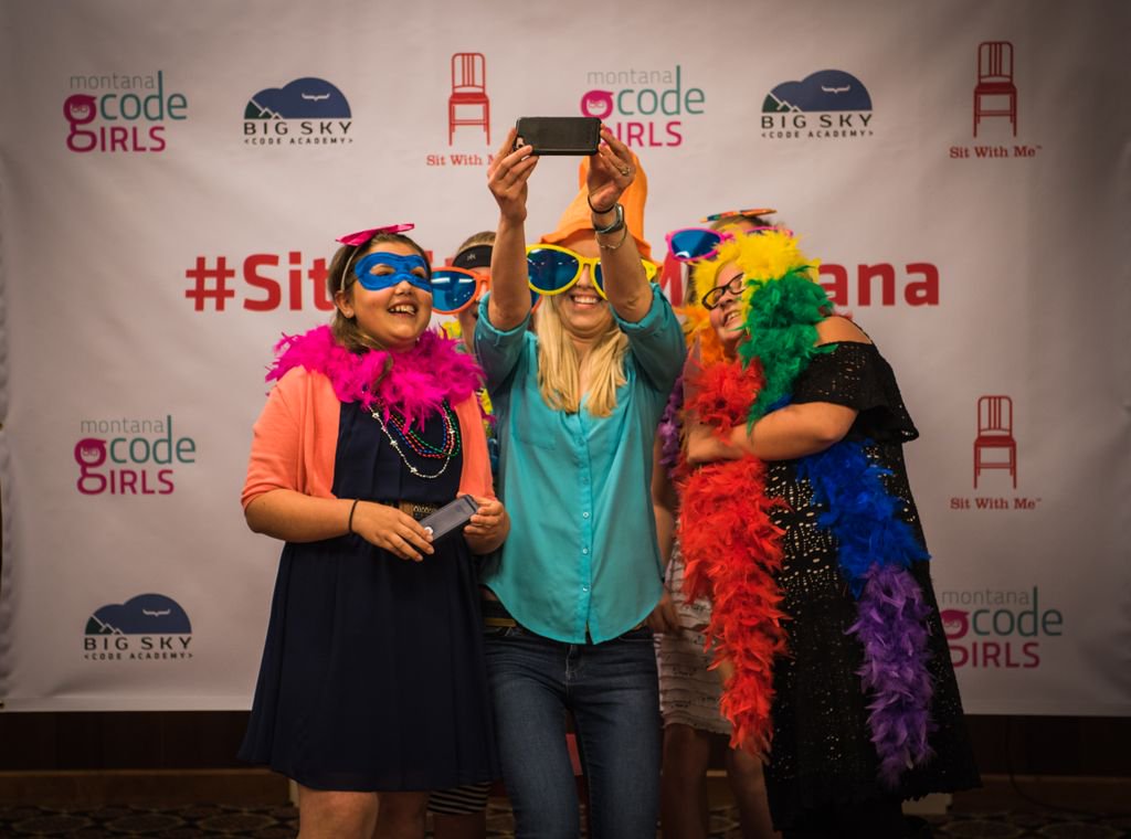 Who said coding couldn't be fun? Support #MontanaCodeGirls today -->
buff.ly/2jlzx02

#GirlsWhoCode #WomeninTech #LearnToCode #GirlPower #EmpowermentThroughCoding #MissoulaGives #Missoula #Montana #MTCodeGirls #BuiltByGirls
#CSforAll #CS4Rural #GirlsforaChange