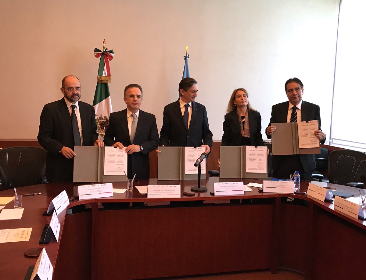 IMTA_mx's tweet photo. 🔴Se celebra la firma del Convenio de colaboración entre la SRE y el IMTA/IINGEN/UNAM para el establecimiento y funcionamiento del Centro Regional de Seguridad Hídrica (CERSHI) de la UNESCO. #SeguridadHídrica @IIUNAM @AMEXCID @SRE_mx @UNESCOMexico https://t.co/fuCjy3EaWj