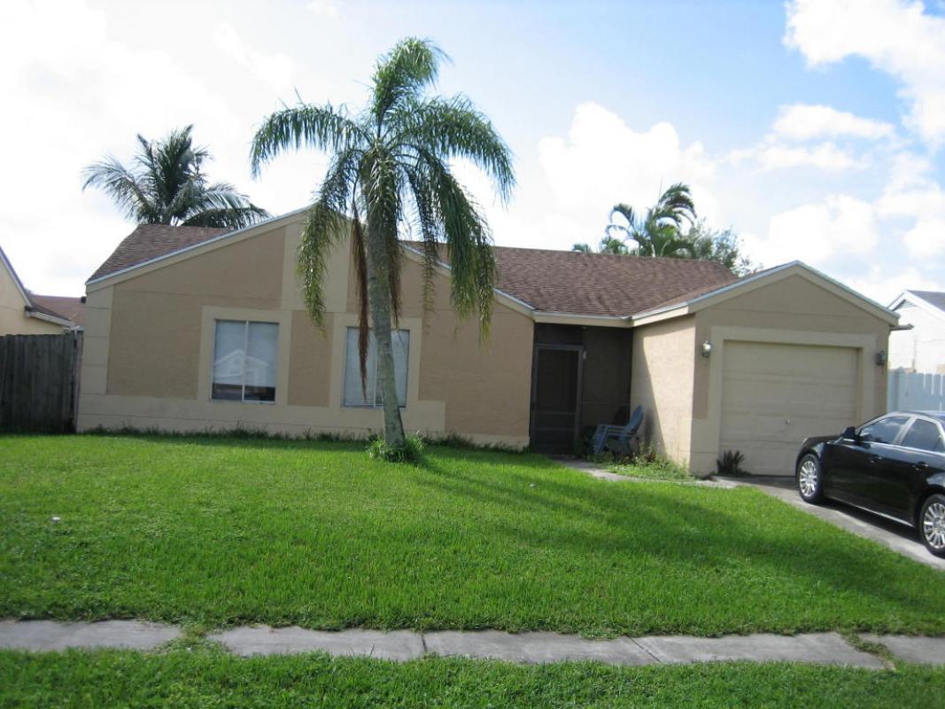 JuliaFKeyes's tweet image. This 3 BD/ 2 BA in Boca Raton MUST be seen. Call, text or direct message me for more info!  cpix.me/l/45412640