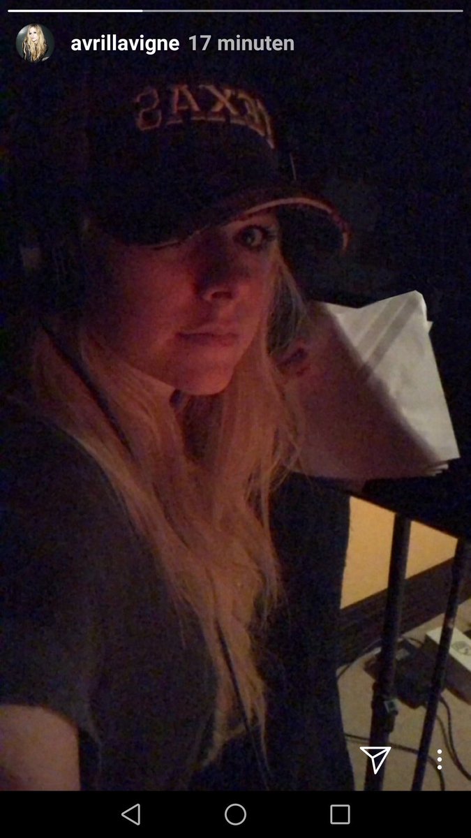 avrillavigne_be's tweet photo. Wow! Look at this powerful, wonderful, beautiful woman! Our strong warrior! We, little black stars will always support you! Love you, Avril! ❤️❤️🙏 @avrillavigne #avrillavigne https://t.co/sS0b62AaNu