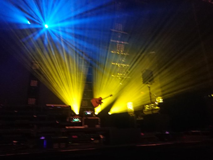 Ganz vorne wie die Teenys beim Konzert #davidhasselhoff #Freude #like https://t.co/ZoyCMm8aRB<a href="/tag/davidhasselhoff"class="tags">#davidhasselhoff</a><a href="/tag/like"class="tags"><span>#like</span></a><a href="/tag/freude"class="tags"><span>#freude</span></a>