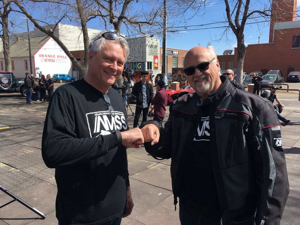 MJForbes's tweet photo. @steeletalk No kiss. Big hug. @GordSteinke @ab_amss https://t.co/L5HP5yY0iL