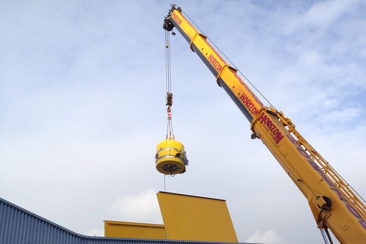 SurespanUS's tweet image. Here&apos;s a throwback picture of our double leaf access hatch at National Oilwell Varco in Scotland.  This access hatch enabled an external crane to lift manifold units in through the roof. #FlashbackFriday #Manufacturing #AccessHatch #Project