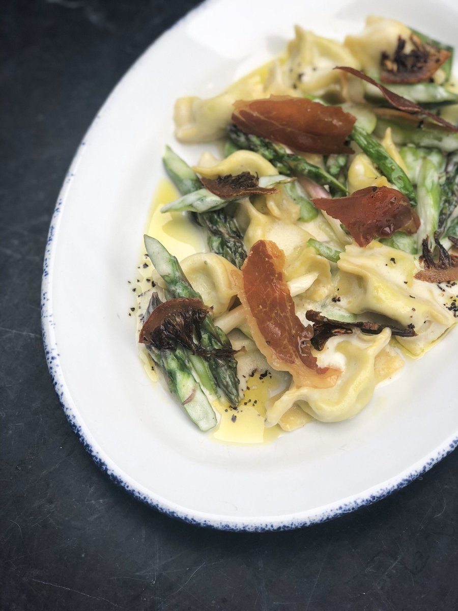 citymouse_chi's tweet photo. Catch us serving up our new spring-friendly agnolotti all weekend long. Each bite-sized pillow of pasta is filled with a purée of fava beans and smoked ricotta and finished with pecorino glaze, crispy prosciutto, asparagus and roasted lemons. https://t.co/E7XKssUyQE