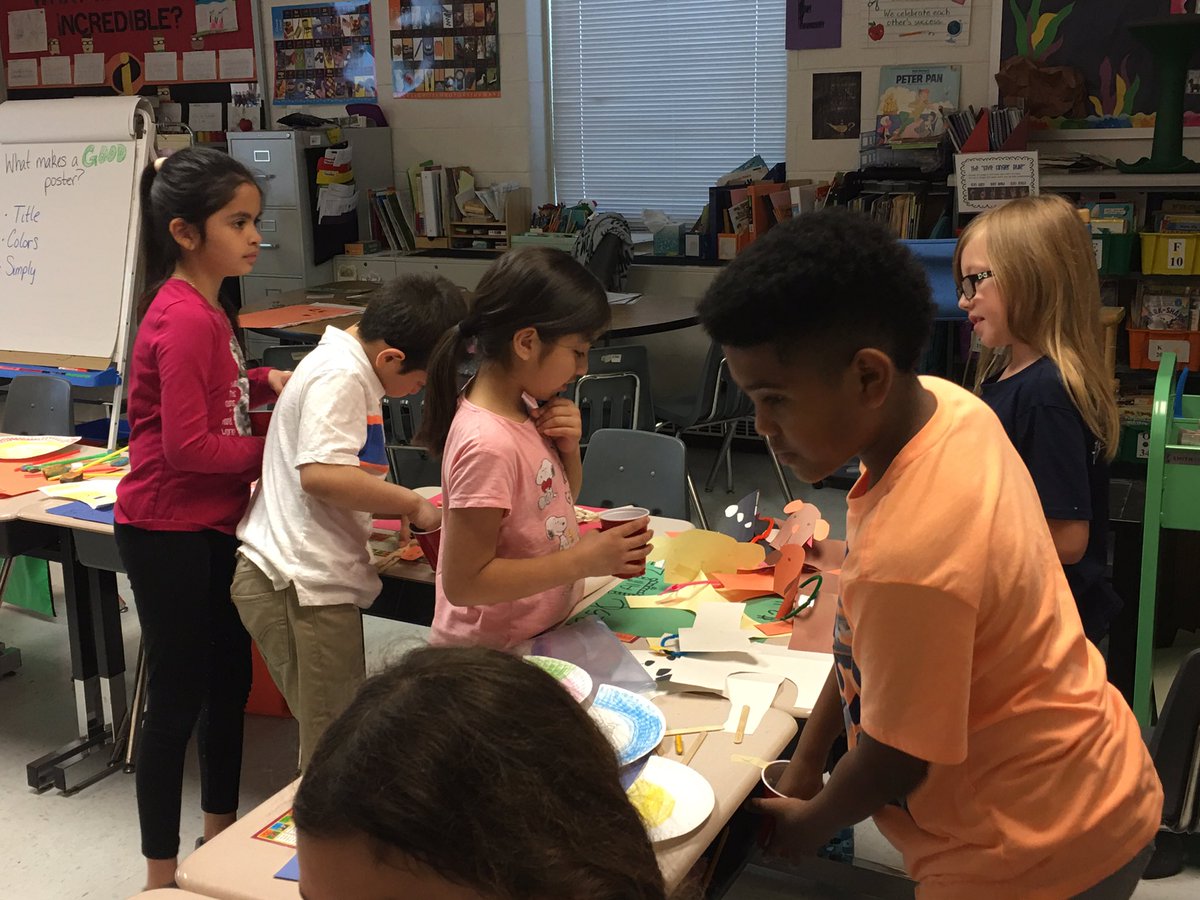 Sofia_Halapides's tweet photo. Welcome to Market Day! #Super2nd practicing counting money #handsonlearning @RRD_LCPS #RoadrunnersDeserveIt https://t.co/0KYD03Y1Kb