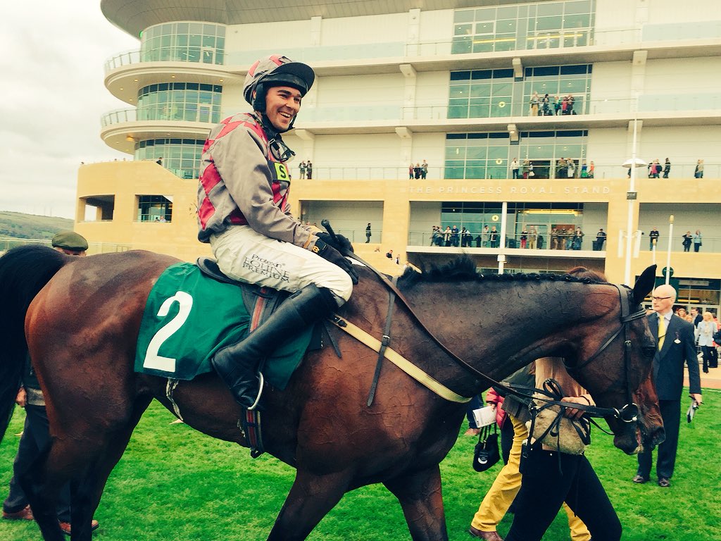 GBpointing tweet media