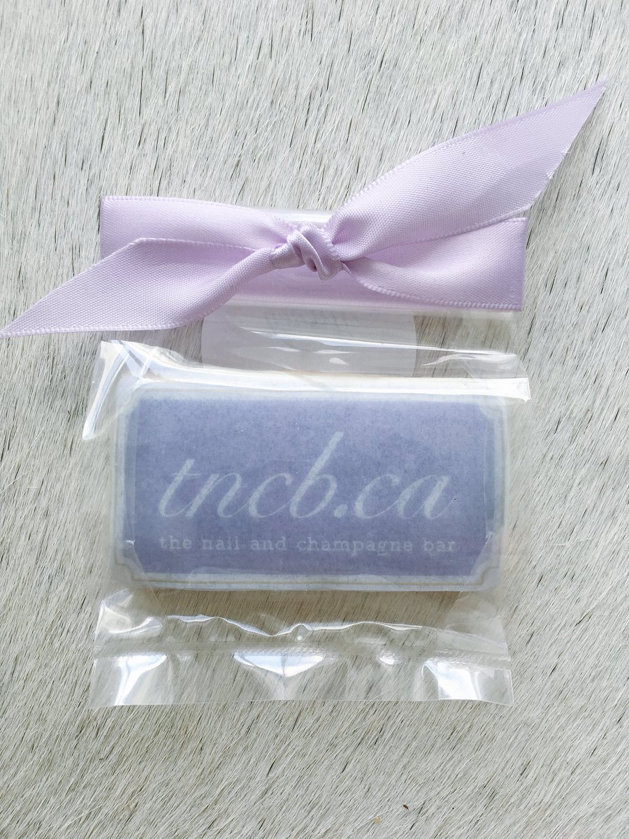 How beautiful are these custom Cake by Mickey cookies? Who needs business cards when you have business cookies 🤣 get it? Cookies that are business cards? 🤣 #torontobusiness