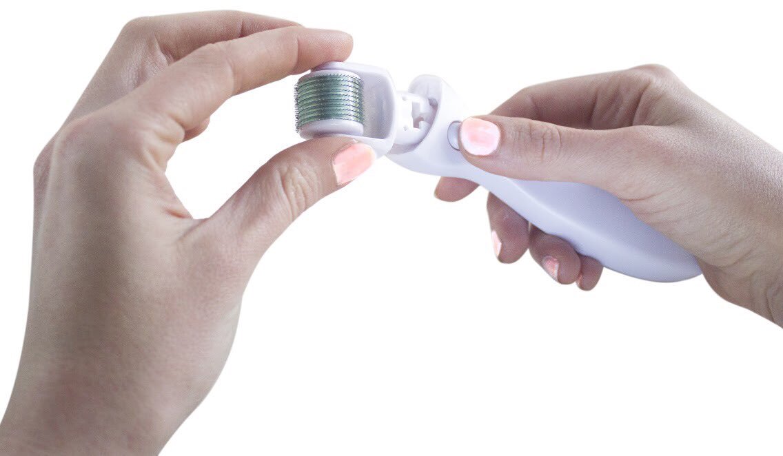 MegganAnderson's tweet image. Shot with @Amazon again this week! I have modeled for more than 300 products for Amazon, mostly #HandModeling. I call them my “hand jobs” lol. 👍🏻📸💅🏻

 #handmodel #handmodels #partsmodel #partsmodeling #bodypartsmodels #amazon #ecommerce #model #modeling #digital #photography