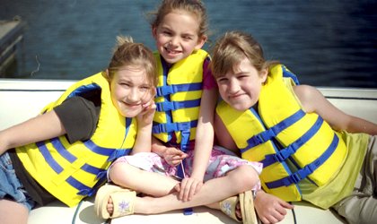 Boating with Kids! ow.ly/bNKP30jip0d#Sa… #BoatingTips #TradewindsBoats #Baltimore #Boat