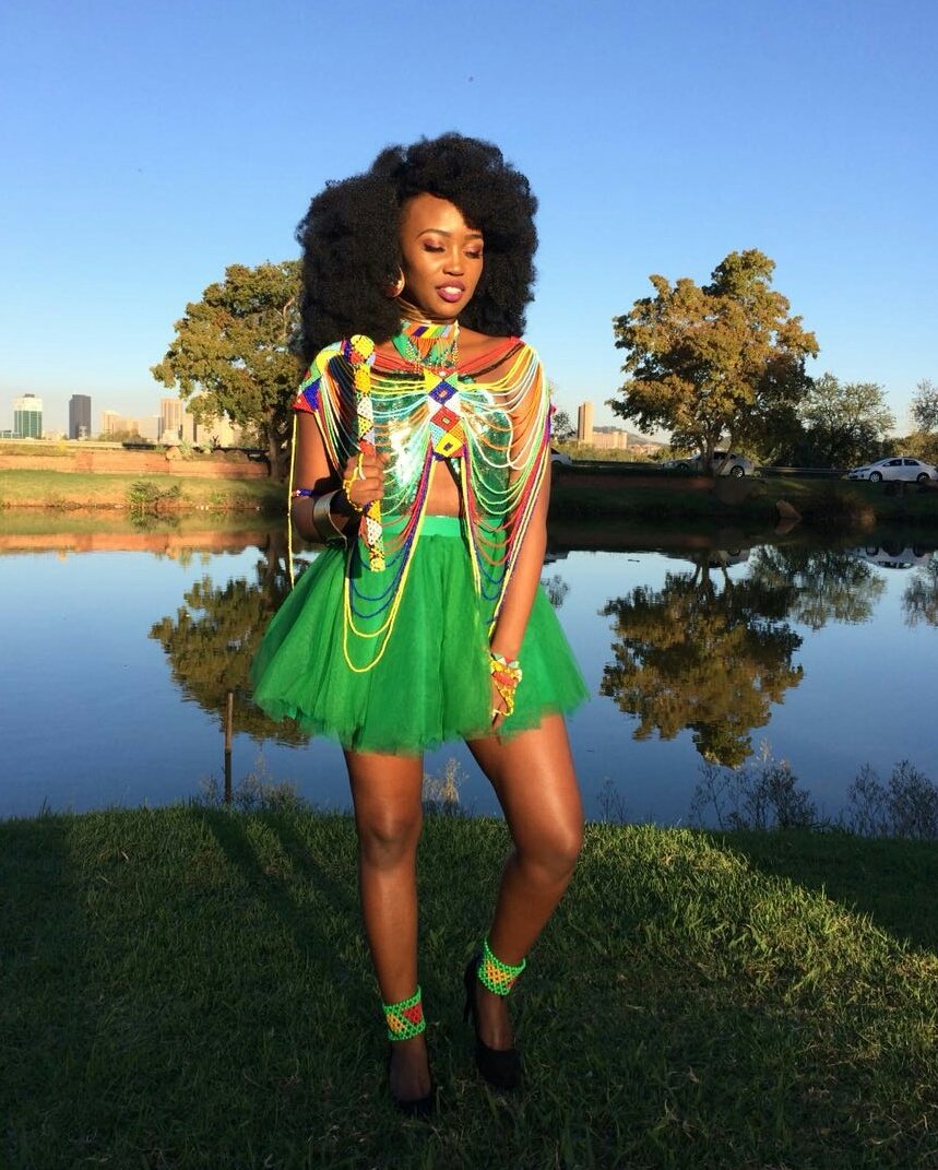 nelisiwe_sibiya's tweet photo. She comes From Nothing.... with Nothing... she was once told she does not amount to anything.... and today she Graduated.... Mama Ka Bafana Is now a Musical Theatre Studies Graduate. 

Embracing her Zulu Rotssss as always.... She's proud of being  black.

Thank you so much. 
🎓👑 https://t.co/a7VXEs6uY8