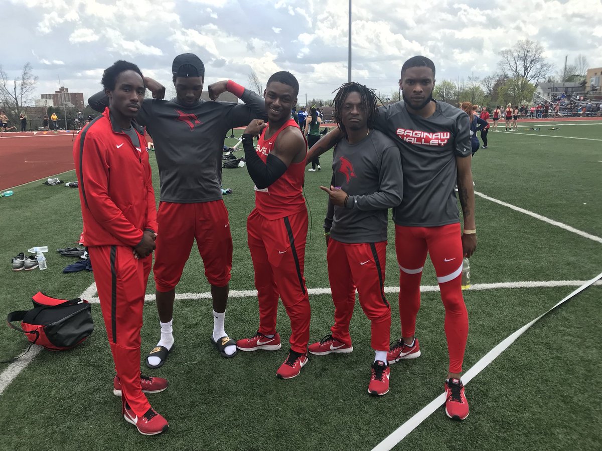 SVtfxc's tweet image. Travon Phillips flew in the 100, 200, and 4x1 this weekend!