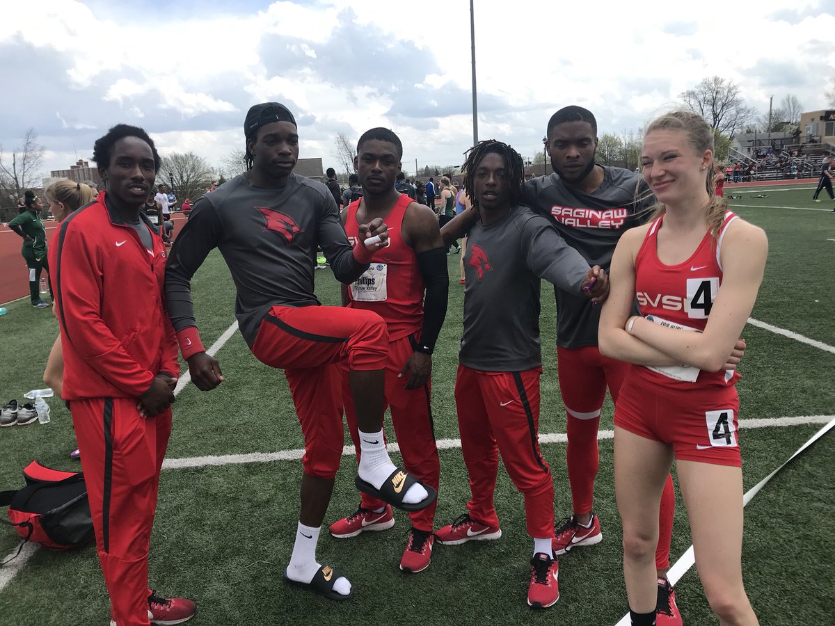 SVtfxc's tweet image. Travon Phillips flew in the 100, 200, and 4x1 this weekend!