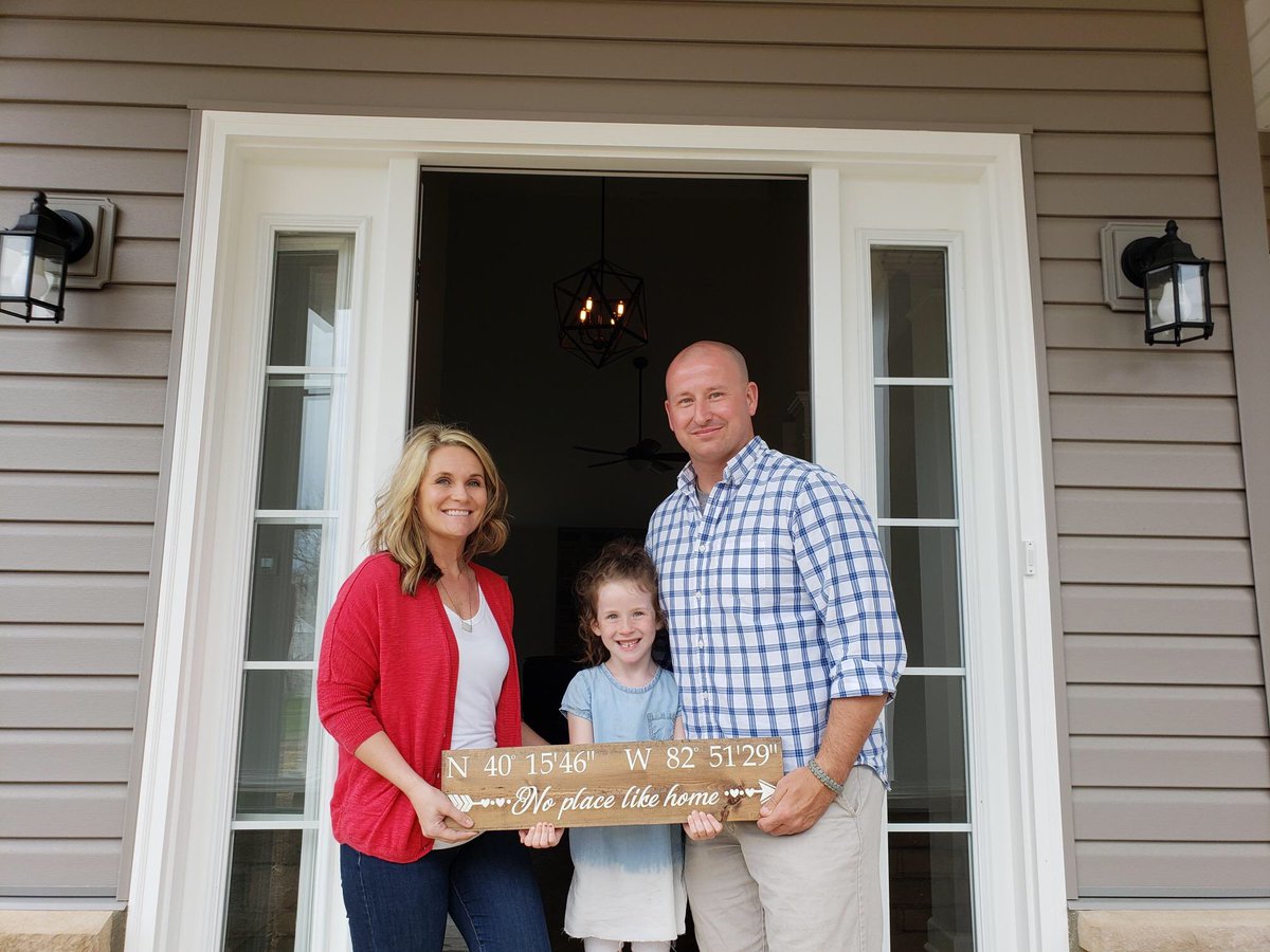ricglass09's tweet photo. Today is an exciting day. We finally closed on our dream home. All this was made possibly by @J_ElliottJr @WayneHomes and my amazing field manager Jon Smith. If you are not building with him, you are wrong. #bluehouseservice #custombuilt #builtwithlove #firstdayofforever https://t.co/D9HGULYRf0