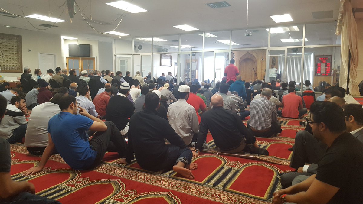AlvinTedjo's tweet photo. When we care for our neighbours of all faiths, creed, and ethnicity, everybody wins. I took the time today to have a conversation with the people at the Majid Al-Ihan &amp; Dar Centre to talk about #whowefightfor. Thank you for hosting me and I look forward to joining you again. https://t.co/loeifSrjD4