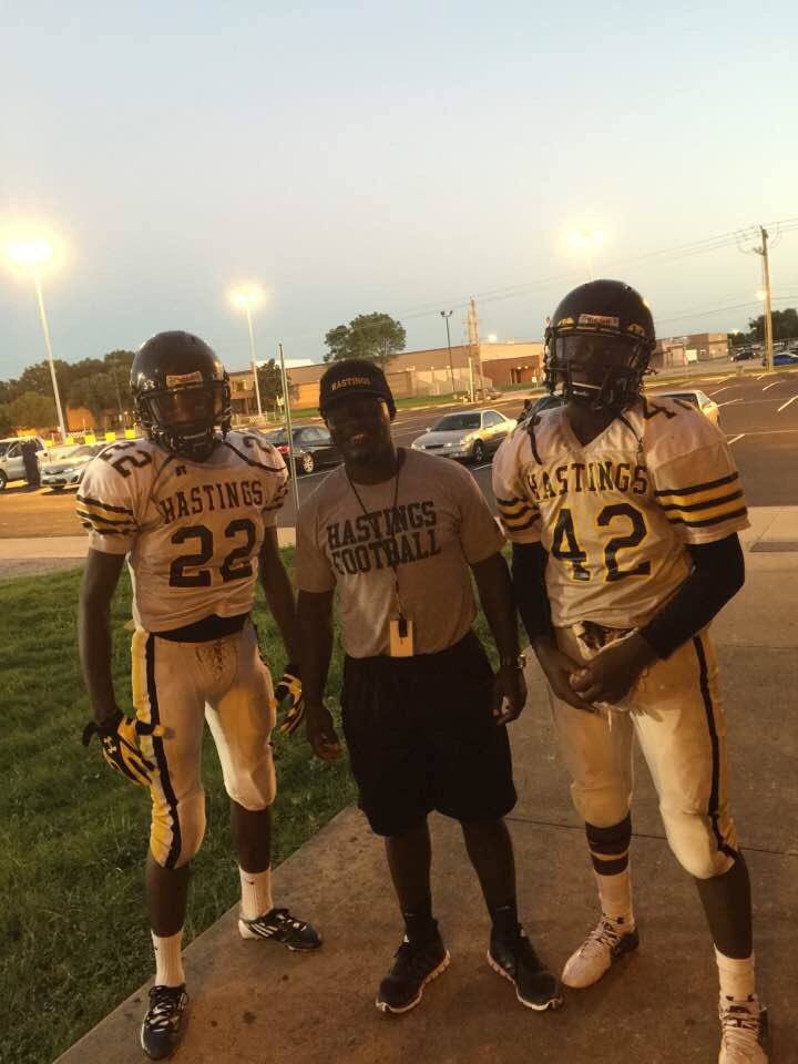 Jaydaawg01's tweet photo. Man it happened to soon. But I Love this coach to death  , He did a lot for the team and me 💯  He is  one of best  coaches in Alief . He made me a better person and Better players 💪🏾   Taylor got themselves a good one  Week 8 is going be show .#ChangeTheCulture #unbrokenbond https://t.co/KdNBr74Ga9